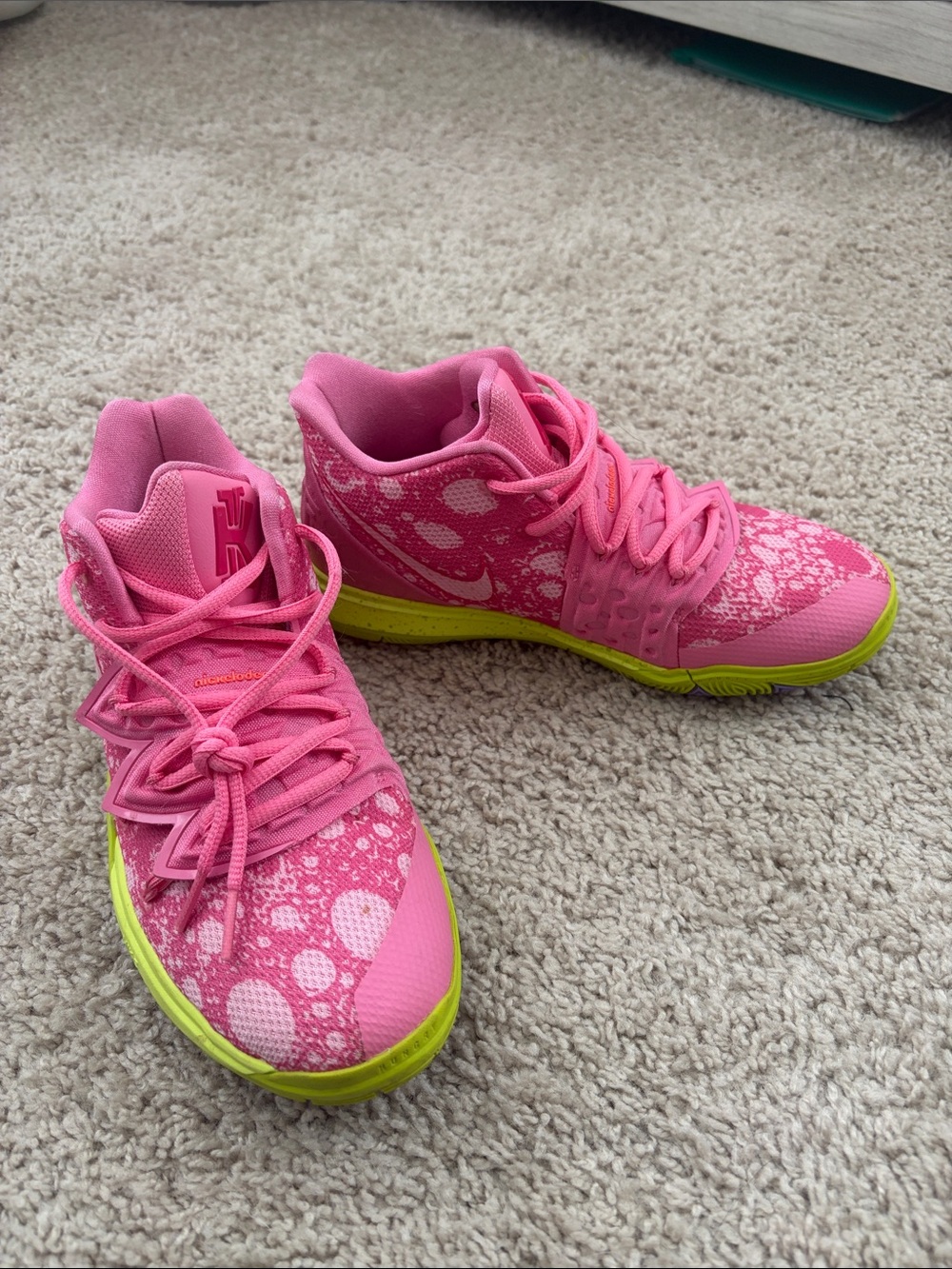 Nike Kyrie 5 SpongeBob Patrick Star